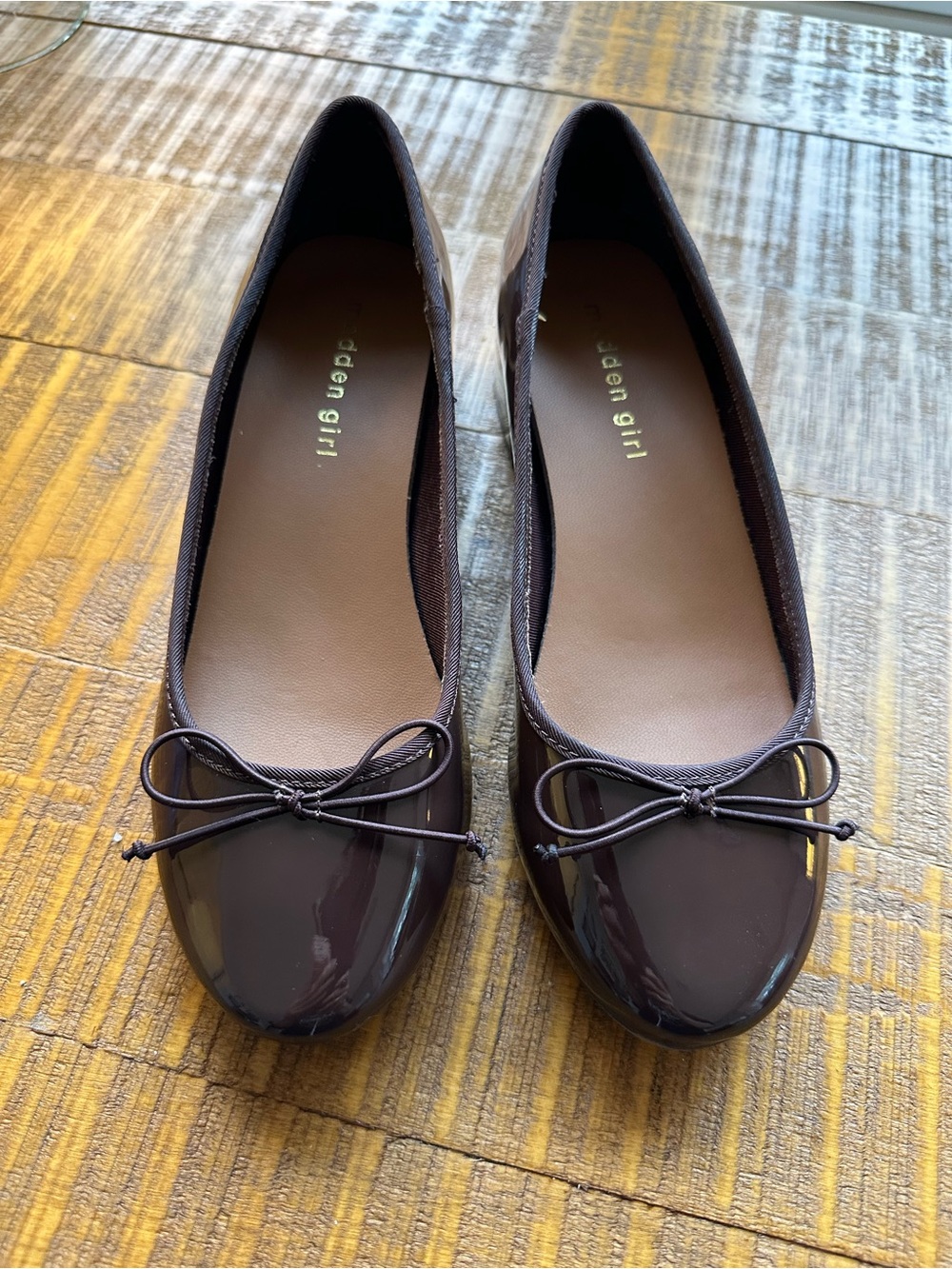 Madden Girl Brown Patent Bow Ballet Flats – Size 6.5M